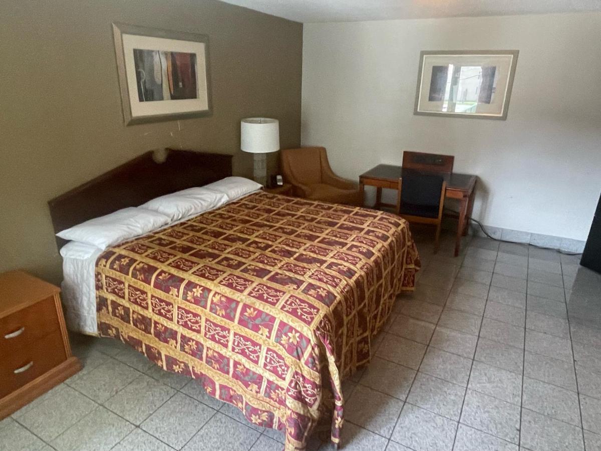 Budgetel Inn And Suites - Луїсвілл Екстер'єр фото